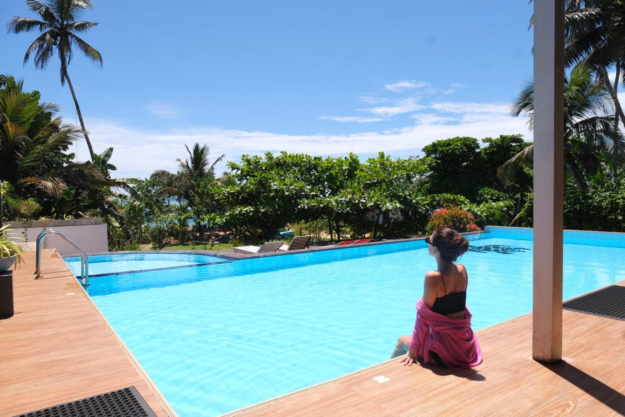 Beachmirissa Hotel Exterior foto